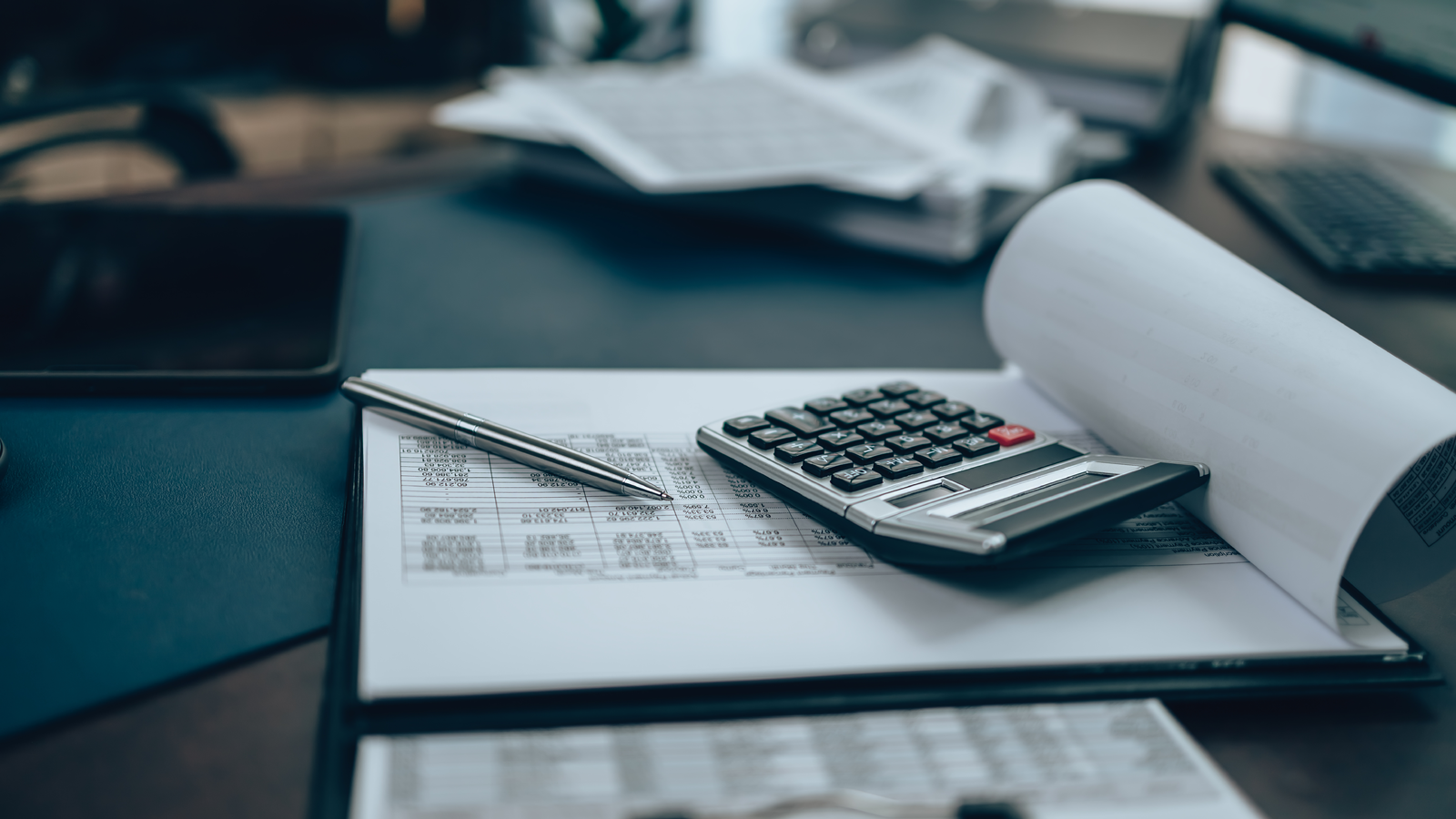 STL Q1FY26 Results: Revenue Rises 17% YoY to ₹1,019 Cr, PAT Turns Positive at ₹10 Cr