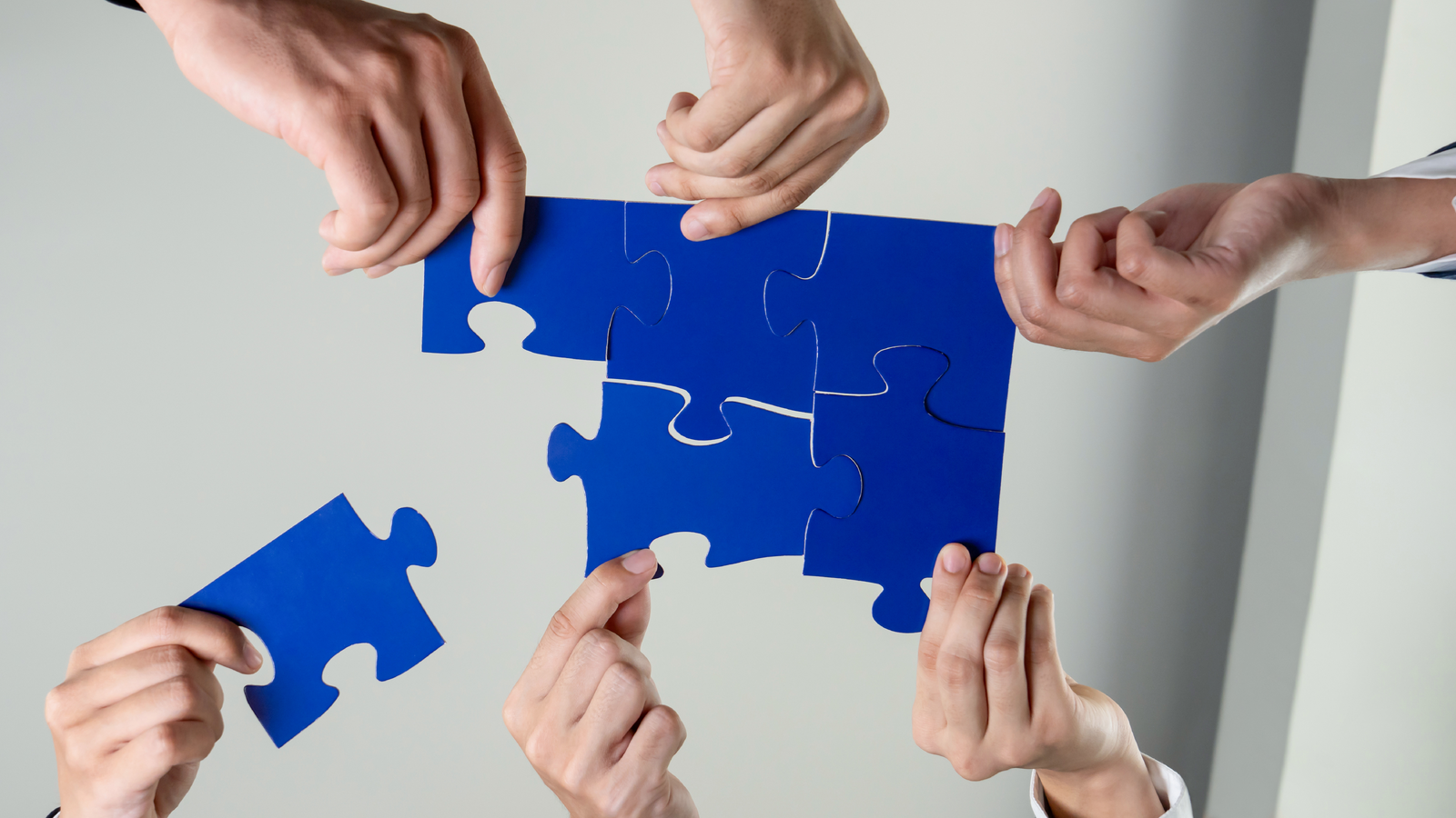 Mentor Capital Sells 3.41% Stake in Authum for ₹1,290 Cr; Plans Growth Through Debt Funding