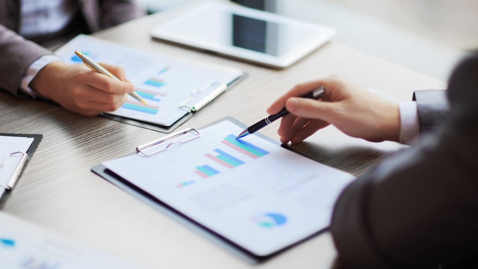 Indigo Q1 FY26 Net Profit Falls 20.7% QoQ to ₹2,176 Crore; Revenue Declines 7.5% Sequentially