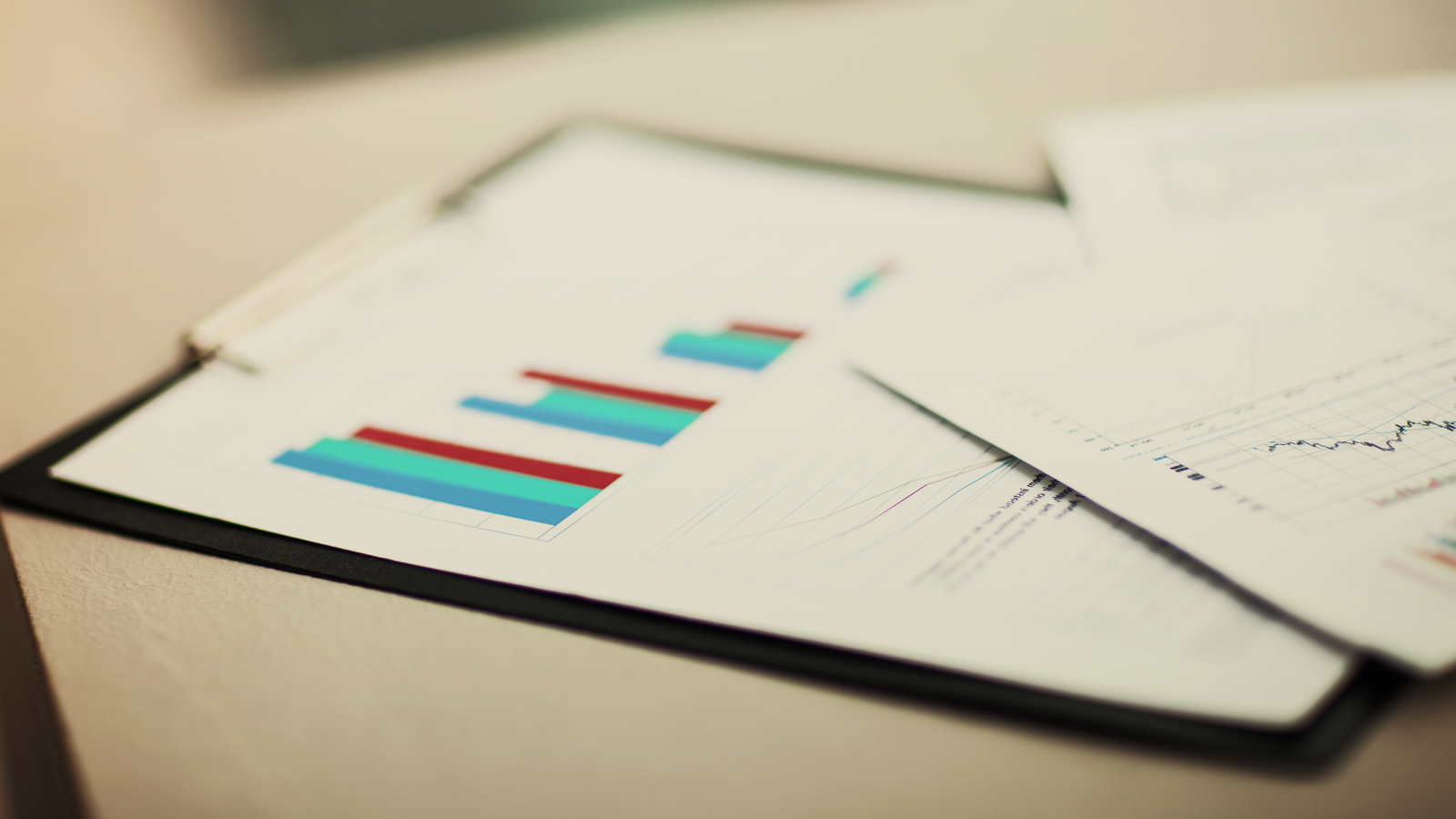 Radico Khaitan Q1FY26 Profit Surges 75% YoY to ₹133.3 Crore; Revenue Up 32.5%