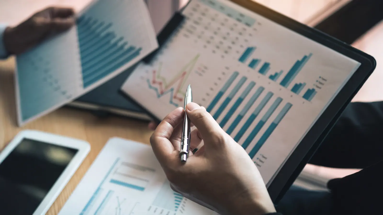 IDFC FIRST Bank Q1 FY26 Net Profit at ₹463 Cr; Down 32% YoY, Up 52% QoQ Amid MFI Pressures