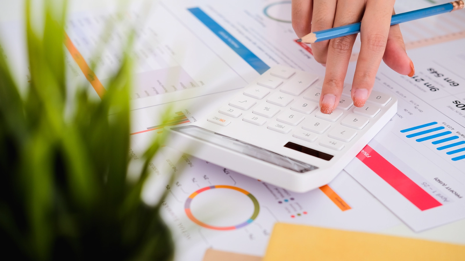 SRF Q1FY26 Net Profit Slips 17% QoQ to ₹432.32 Cr; Interim Dividend Announced