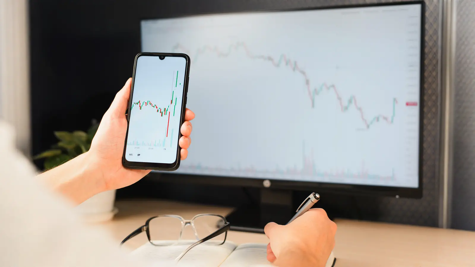 Paytm Shares Extend Rally, Gain Nearly 2% to Fresh 52-Week High