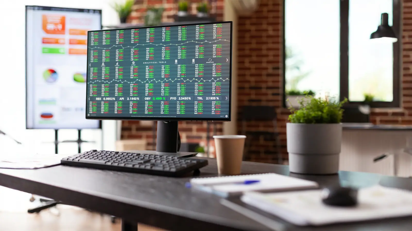 Apollo Hospitals Kicks Off FY26 with 42% Profit Surge, Block Deal Draws Market Attention