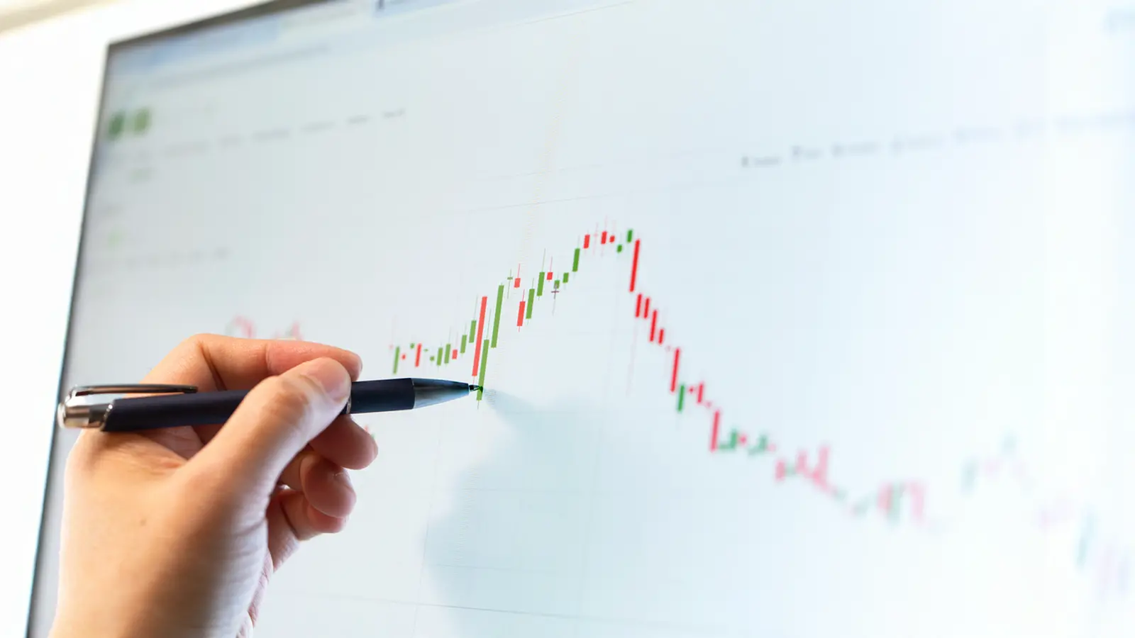 B͏ajaj H͏o͏ld͏ings F͏alls 1.99͏%, Swiggy Drops 1͏.47% ͏a͏s Nifty ͏Next ͏50͏ ͏Gains ͏in ͏Mor͏ning Tra͏de