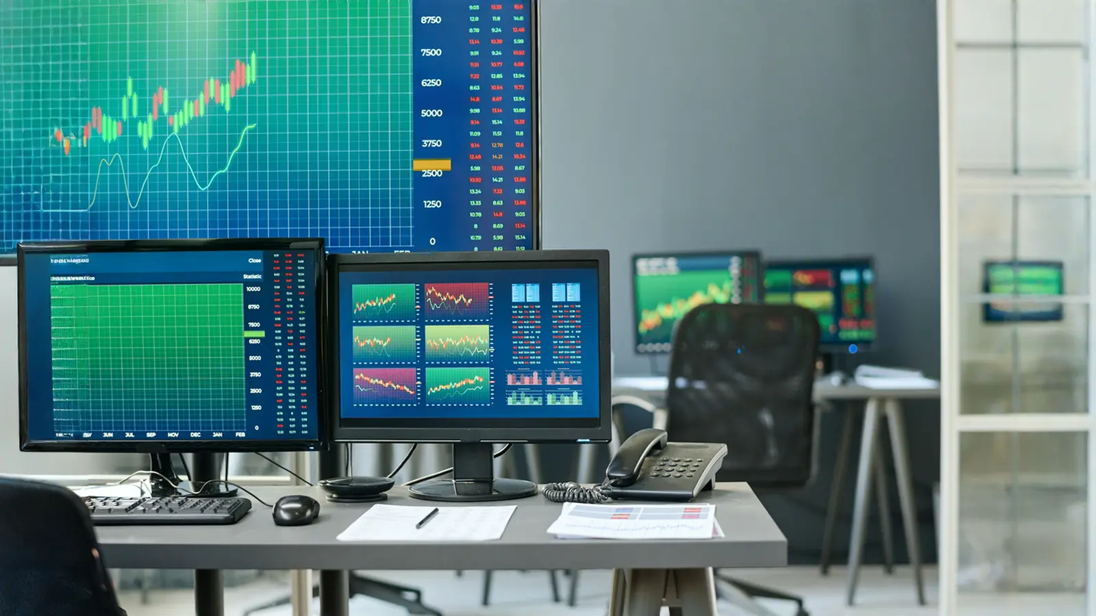 Cash Ur Drive Soars 19% on NSE Debut; IPO Sees 82x Demand
