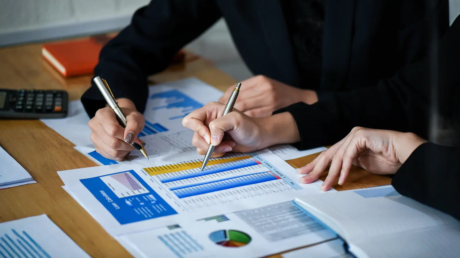 GlaxoSmithKline Pharma Q1FY26: Profit Rises 12.7% YoY Despite Flat Revenue; Stock Falls 7.5% on QoQ Weakness