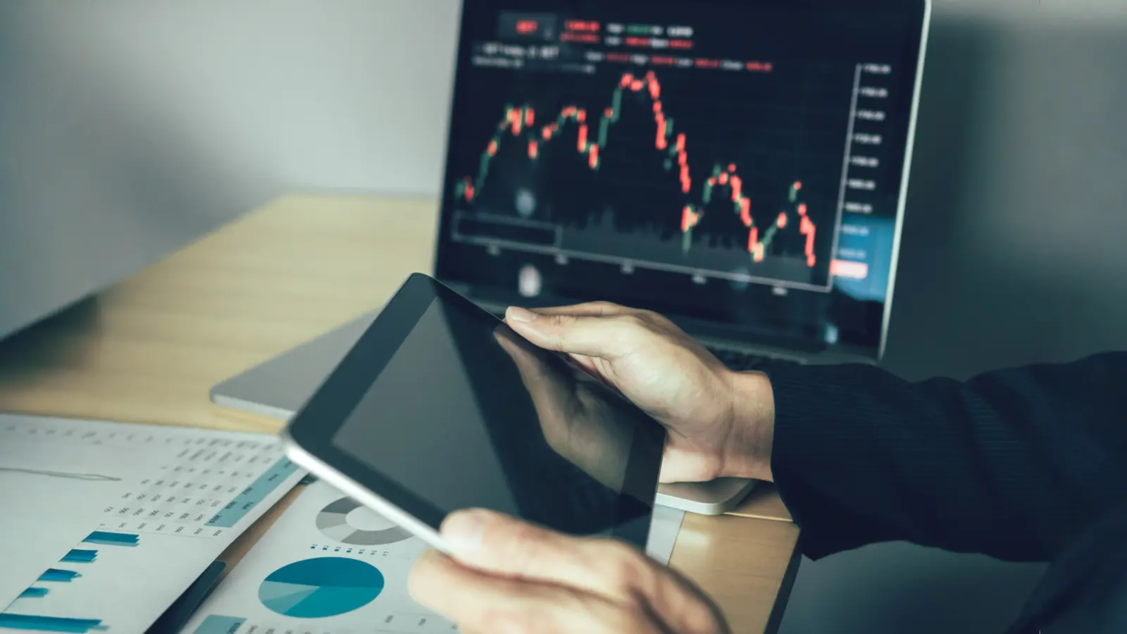 Mahindra & Mahindra Shares Slip Over 3% Amid Profit Booking After Six-Month Rally