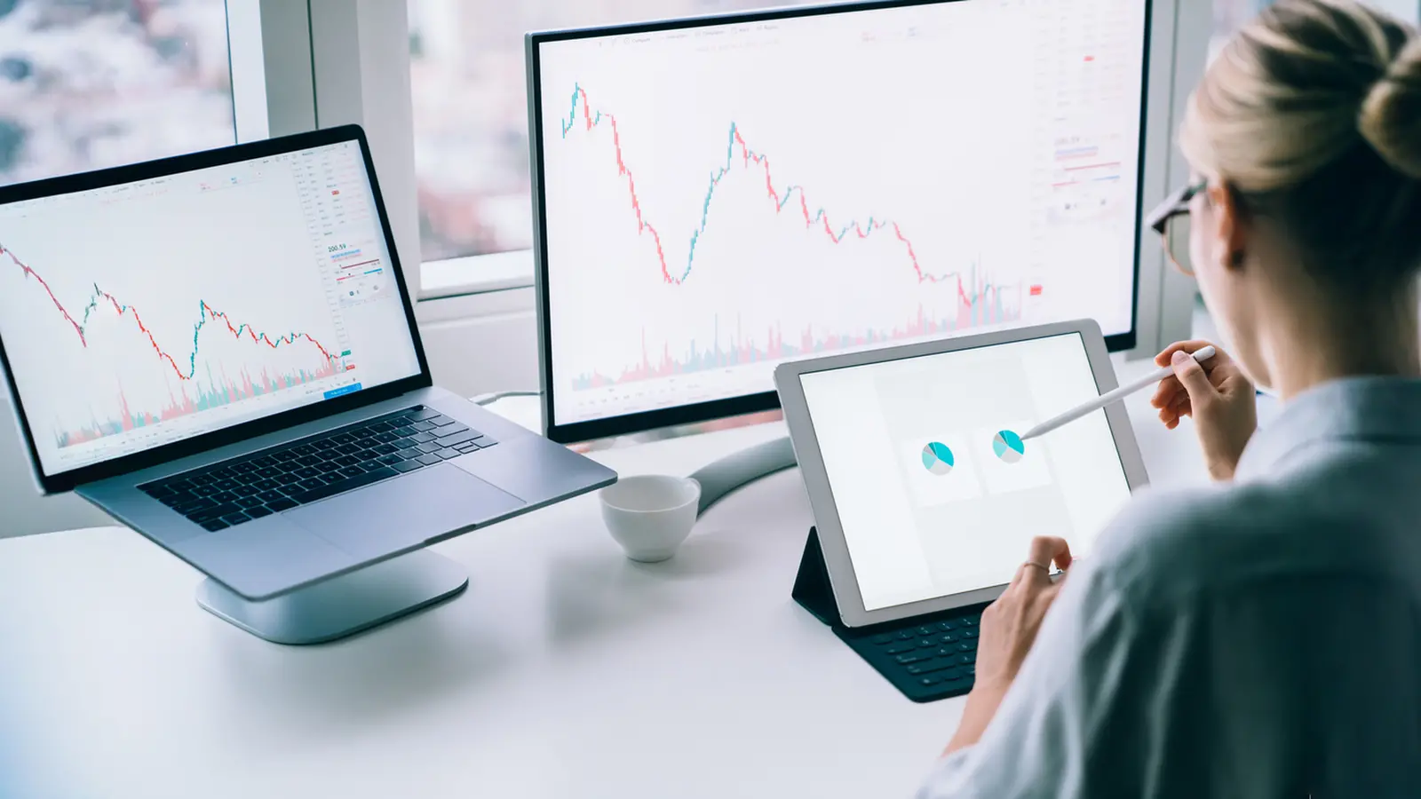 GIFT Nifty Hints at Cautious Start for Markets Today; Key Levels to Watch