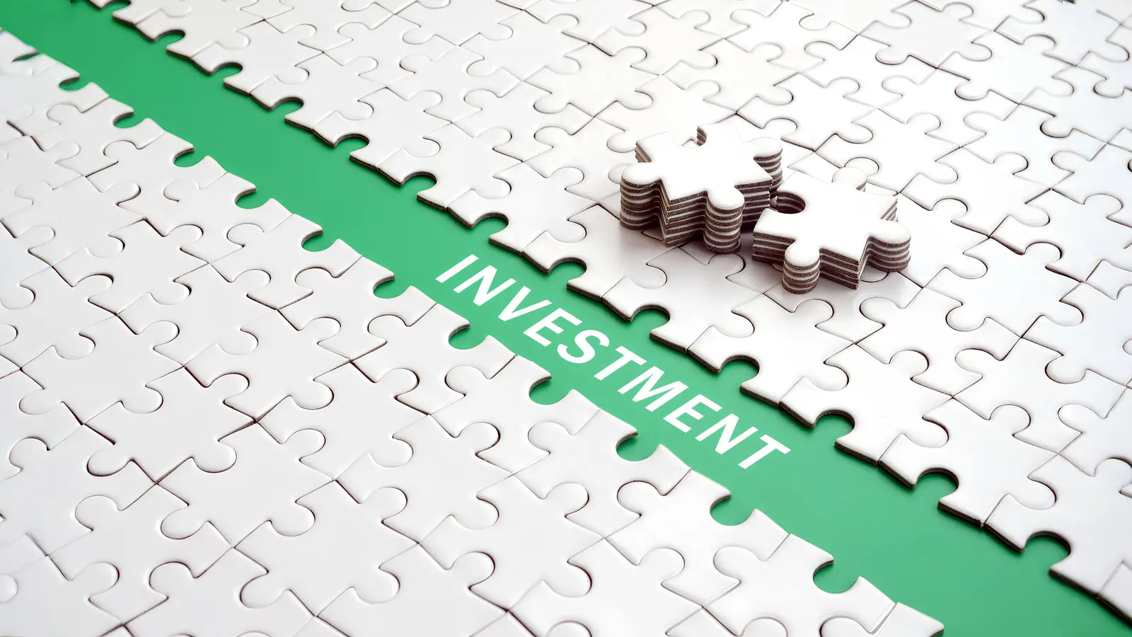 CESC Subsidiary to Invest ₹5,000 Crore in Renewable Energy and Solar Manufacturing