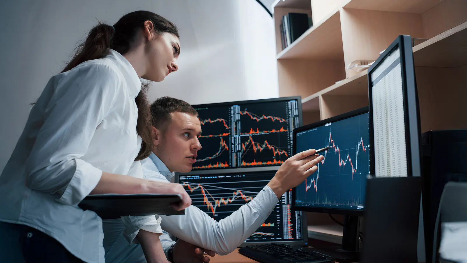 Dhruva Capital Services Jumps 5% on Strategic Merger with Vector Finance