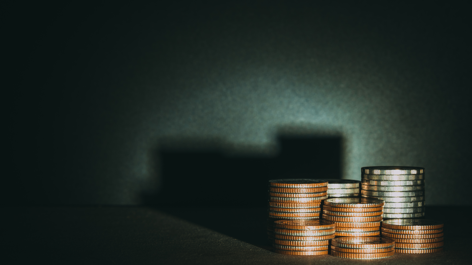 Donear Industries Sets September 20 as Record Date for Dividend