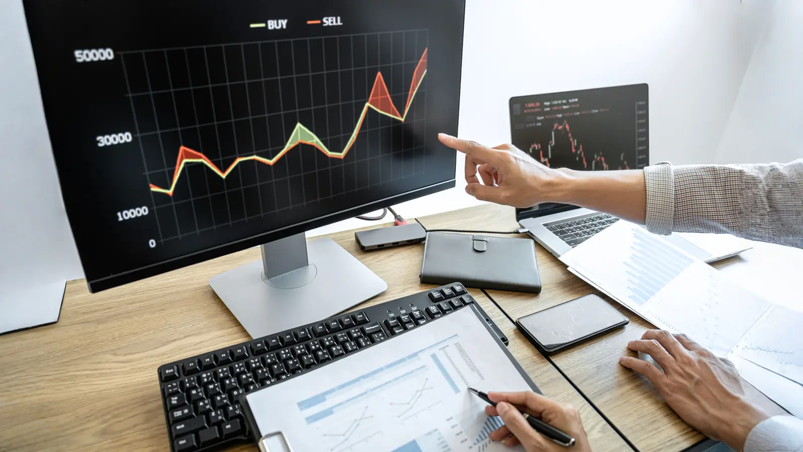 Poly Medicure Stock Gains 1.55% as Board Approves Global Acquisition and ESOP Allotment