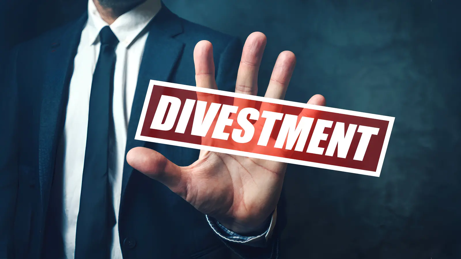 SBI Completes ₹8,889 Crore Divestment in Yes Bank; Stock Gains Over 1%