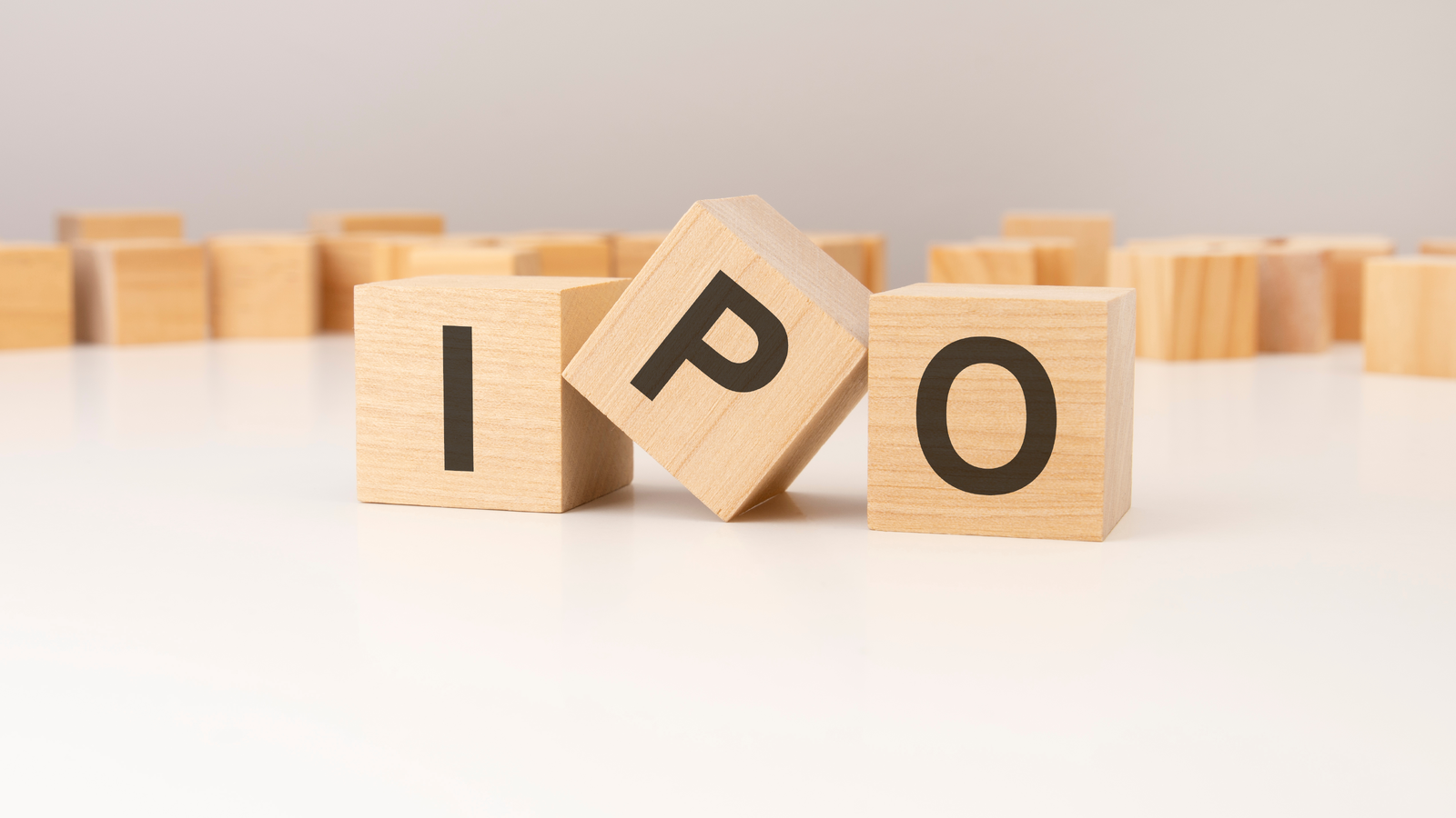 Vashishtha Luxury Fashion IPO Gains Momentum on Day 3; Retail Interest Strengthens