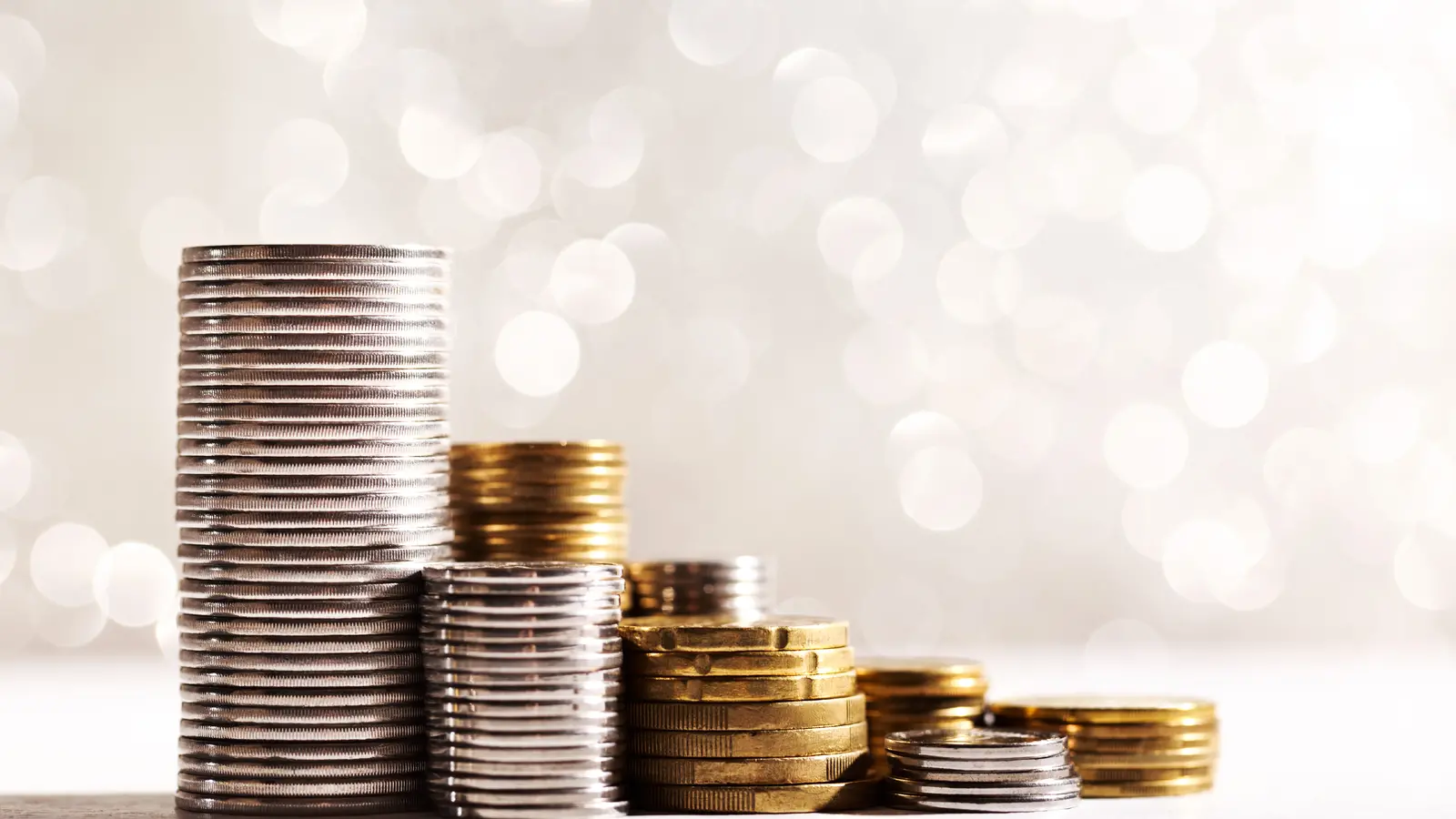 Gold Prices Hit Record ₹1,26,000 per 10g Amid Global Turmoil; Silver Nears ₹1.57 Lakh