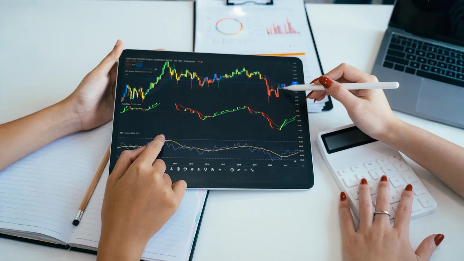 Pace Digitek Ltd Debuts at ₹225, Surges Nearly 3% Above Issue Price 