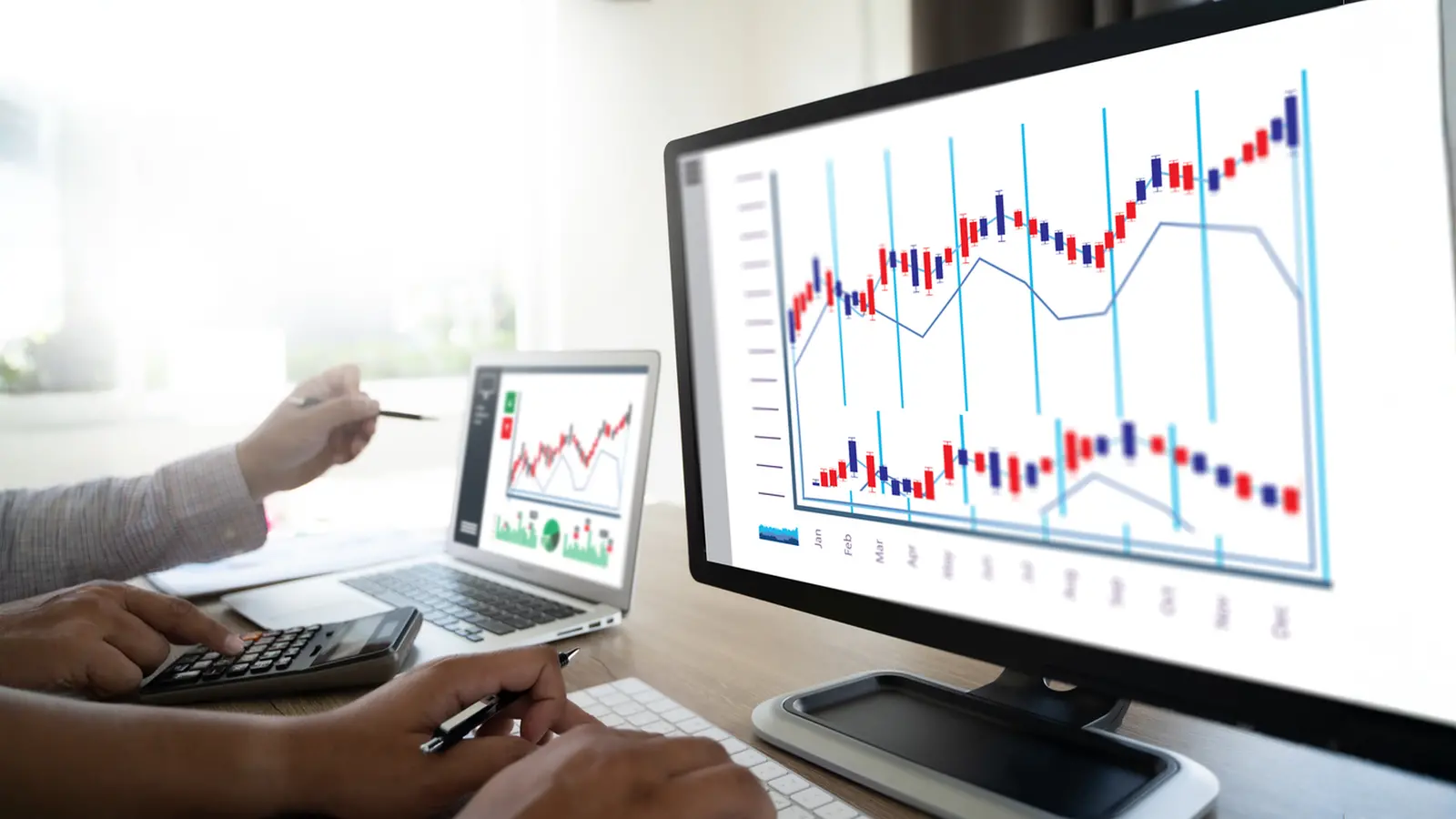 Punjab National Bank Shares Gain 2% After ₹1,007 Crore Stake Sale in Canara HSBC Life