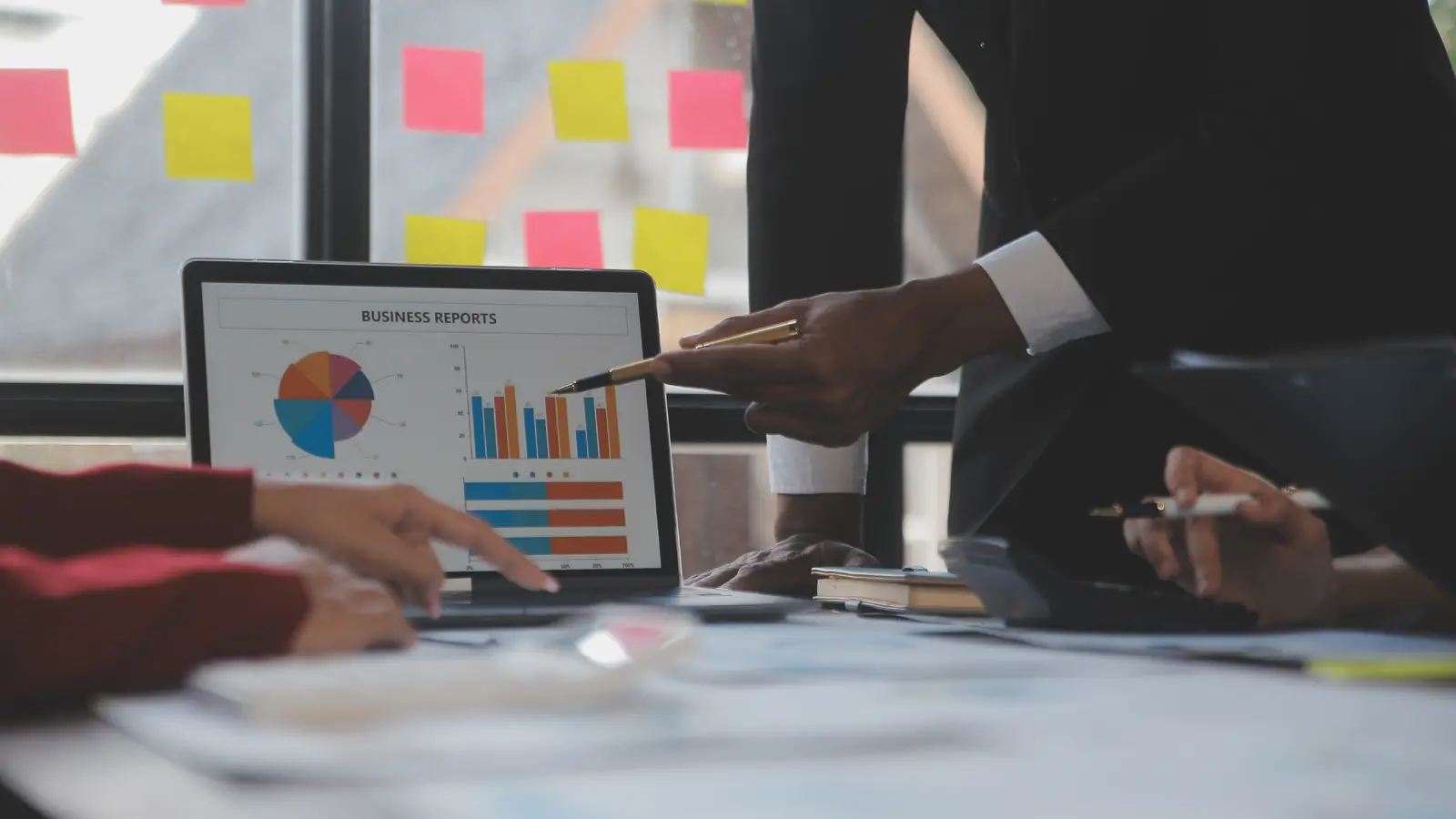 Senco Gold Reports 17.8% YoY Revenue Growth in H1 FY26; Share Price Falls 2.72% Amid Retail Expansion and Festive Push