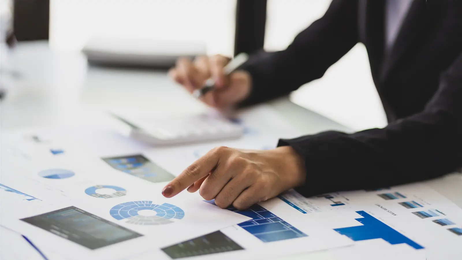 Ujjivan Small Finance Bank Falls 0.57% After Q2FY26 Profit Falls 47.6% YoY to ₹122 Crore