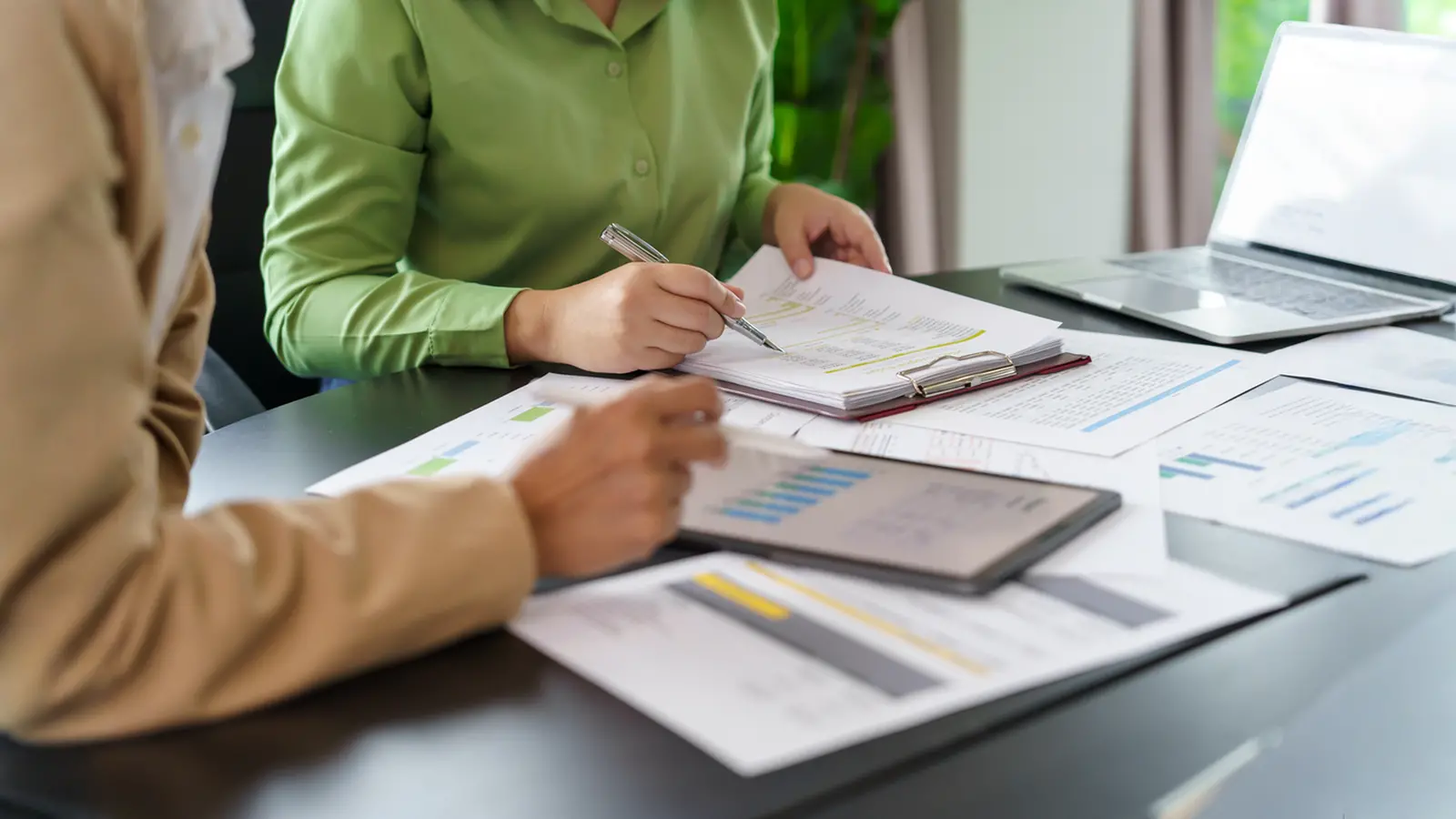 Arvind Ltd Shares Price Jump 6.6% After Record ₹2,371 Crore Revenue in Q2FY26