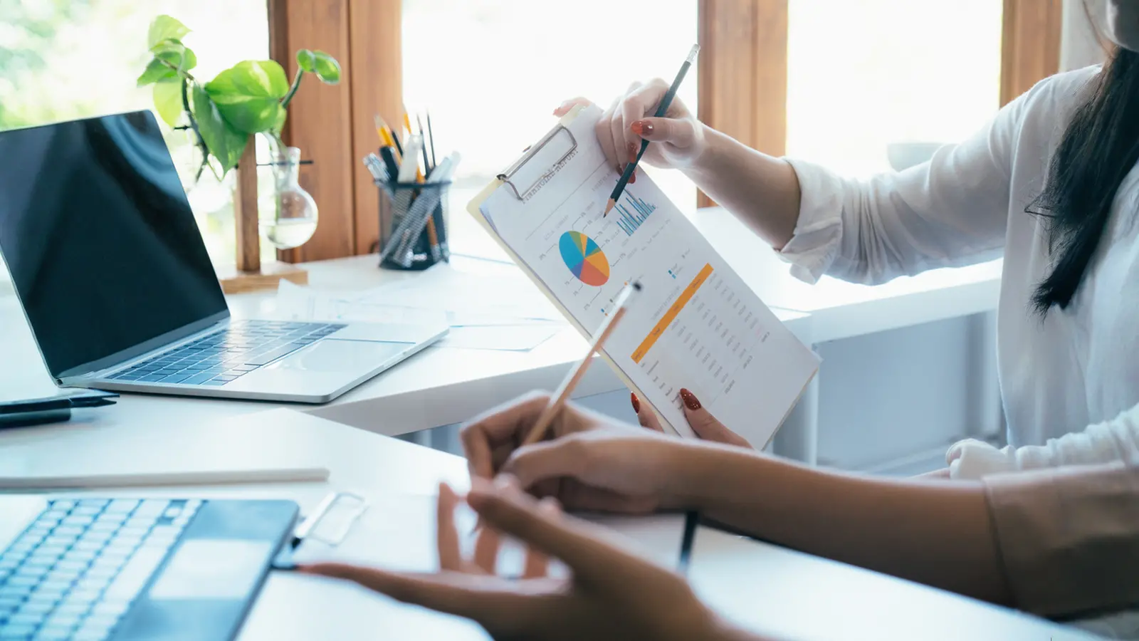 Bajaj Finance Sees 27% Surge in Festive Loan Volumes; 52% of New Customers Are First-Time Borrowers