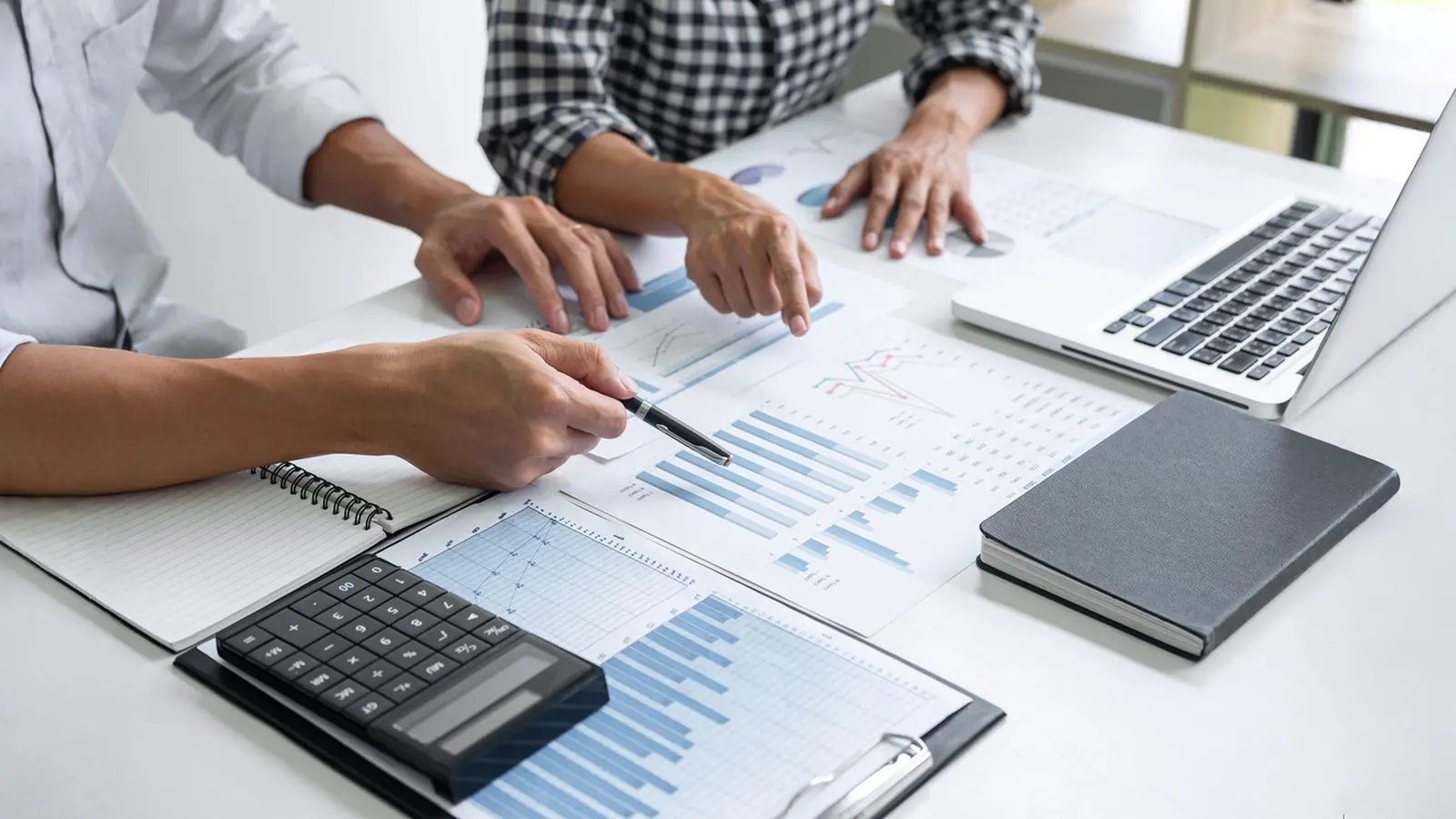 Bajaj Finserv Q2FY26 Profit Rises 8% YoY to ₹2,244 Crore; Bajaj Life VNB Surges 50%