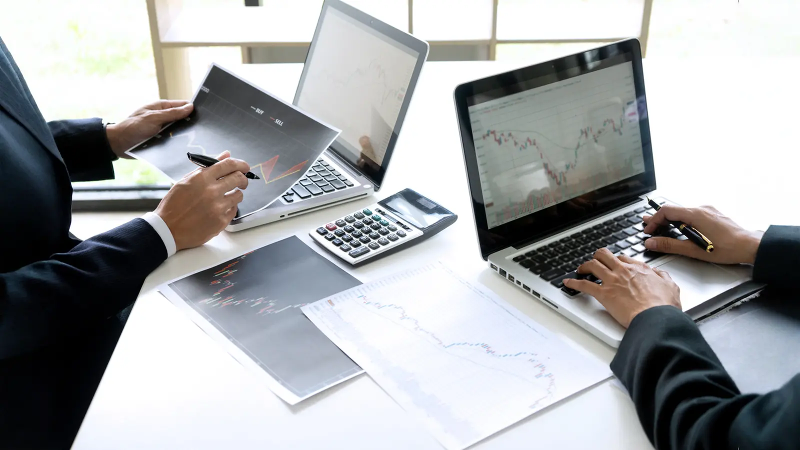 EIH Ltd Share Price Falls 2.61% After Q2 Profit Declines 12.4% YoY