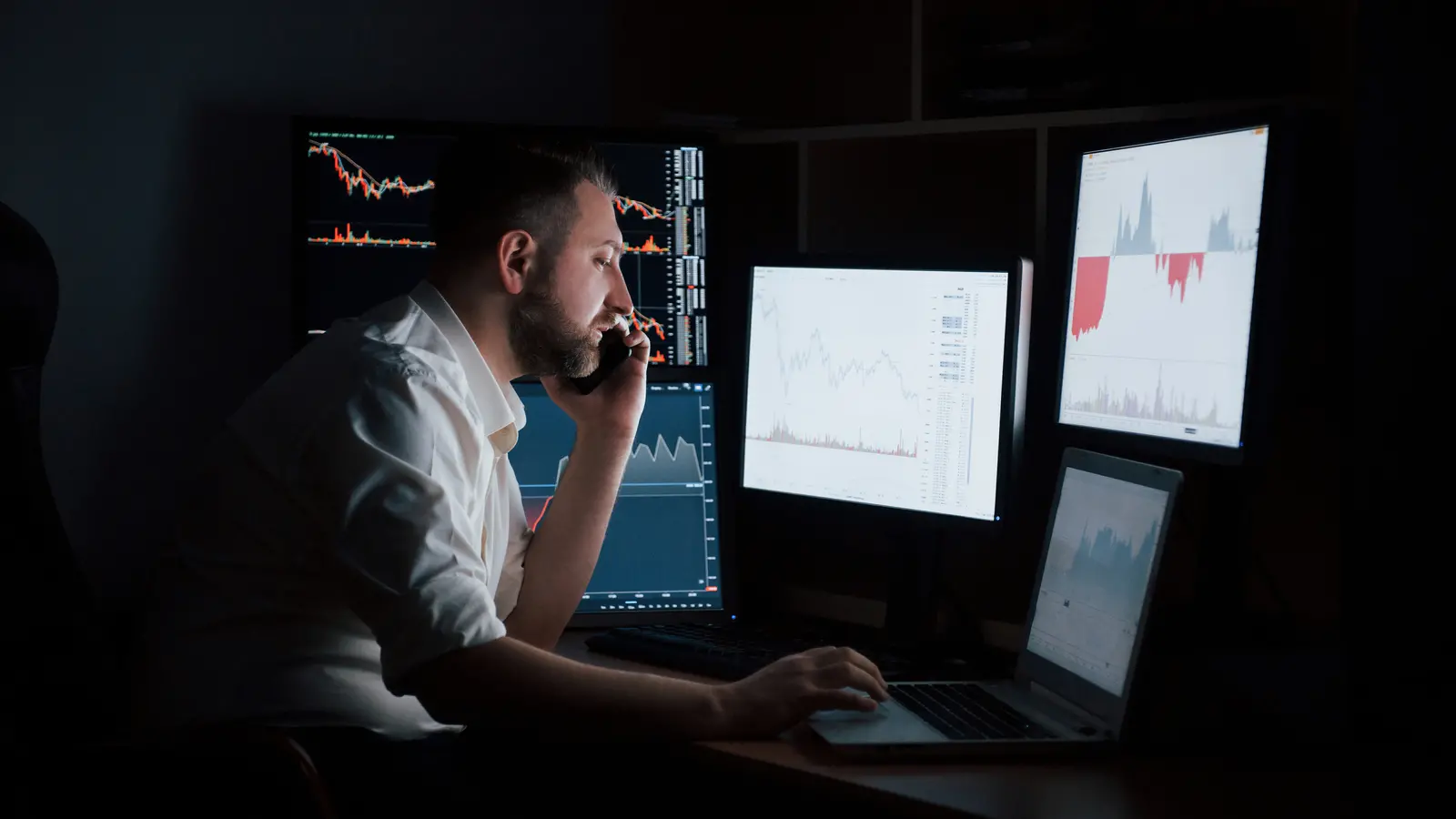 GIFT Nifty Signals Muted Start Amid Global Weakness