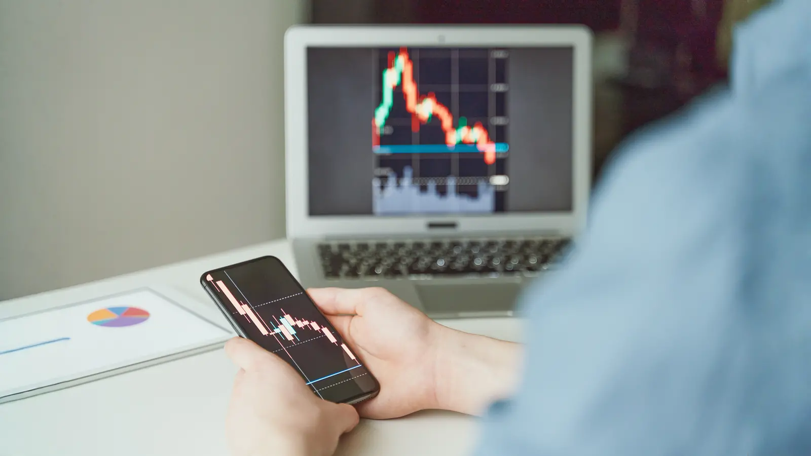 Hero MotoCorp Shares Slide 4.3% as October Sales Fall 6.4%; Exports Provide Partial Cushion