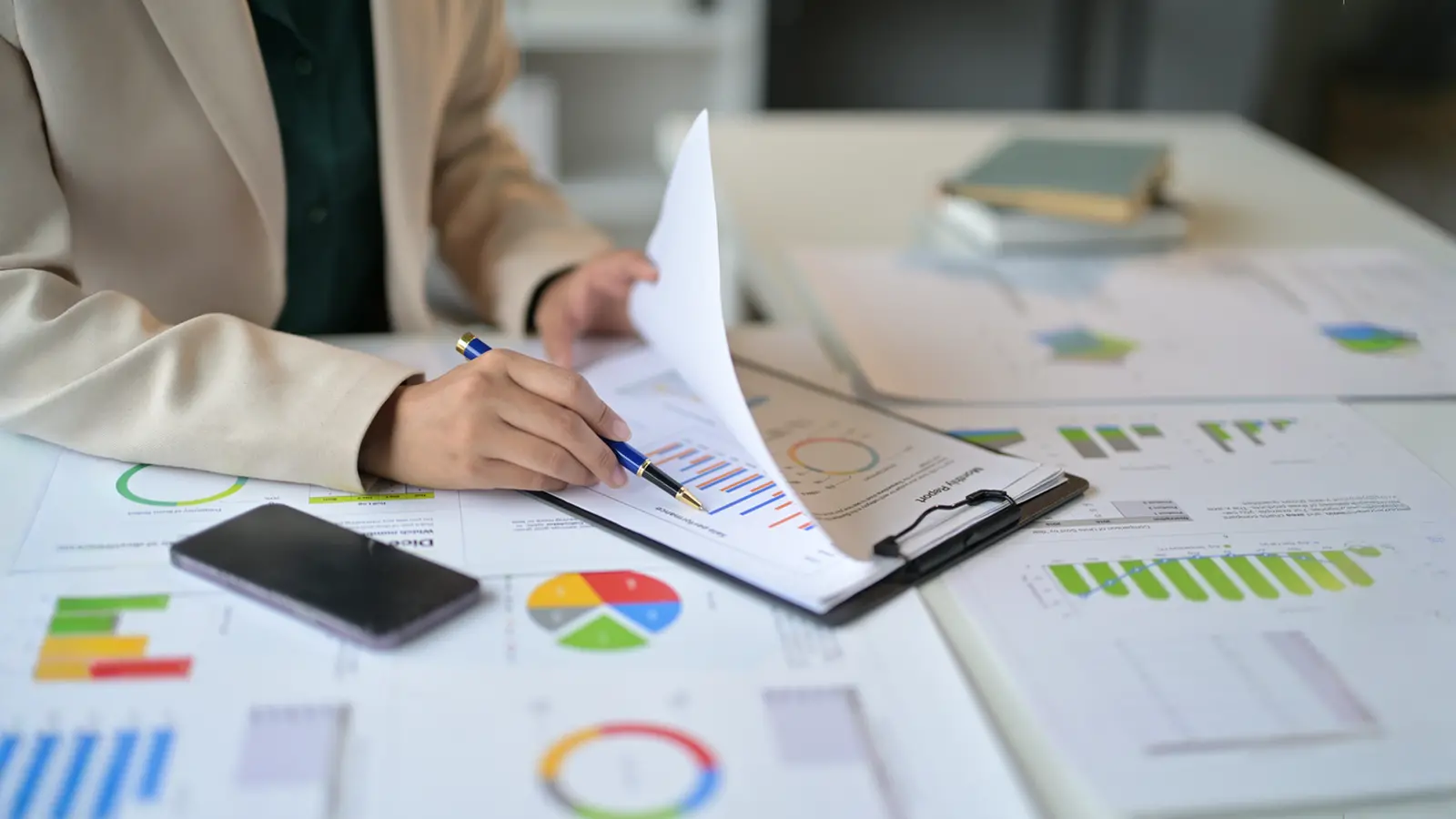 Mahindra & Mahindra Q2FY26 Profit Rises 28% to ₹3,673 Crore, Revenue Jumps 22%