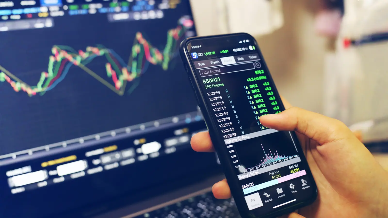 Penny Stock Dharan Infra-EPC Shares Price Jumped By Over 4% Following The News That A Subsidiary Has Secured A ₹215 Crore Solar Project