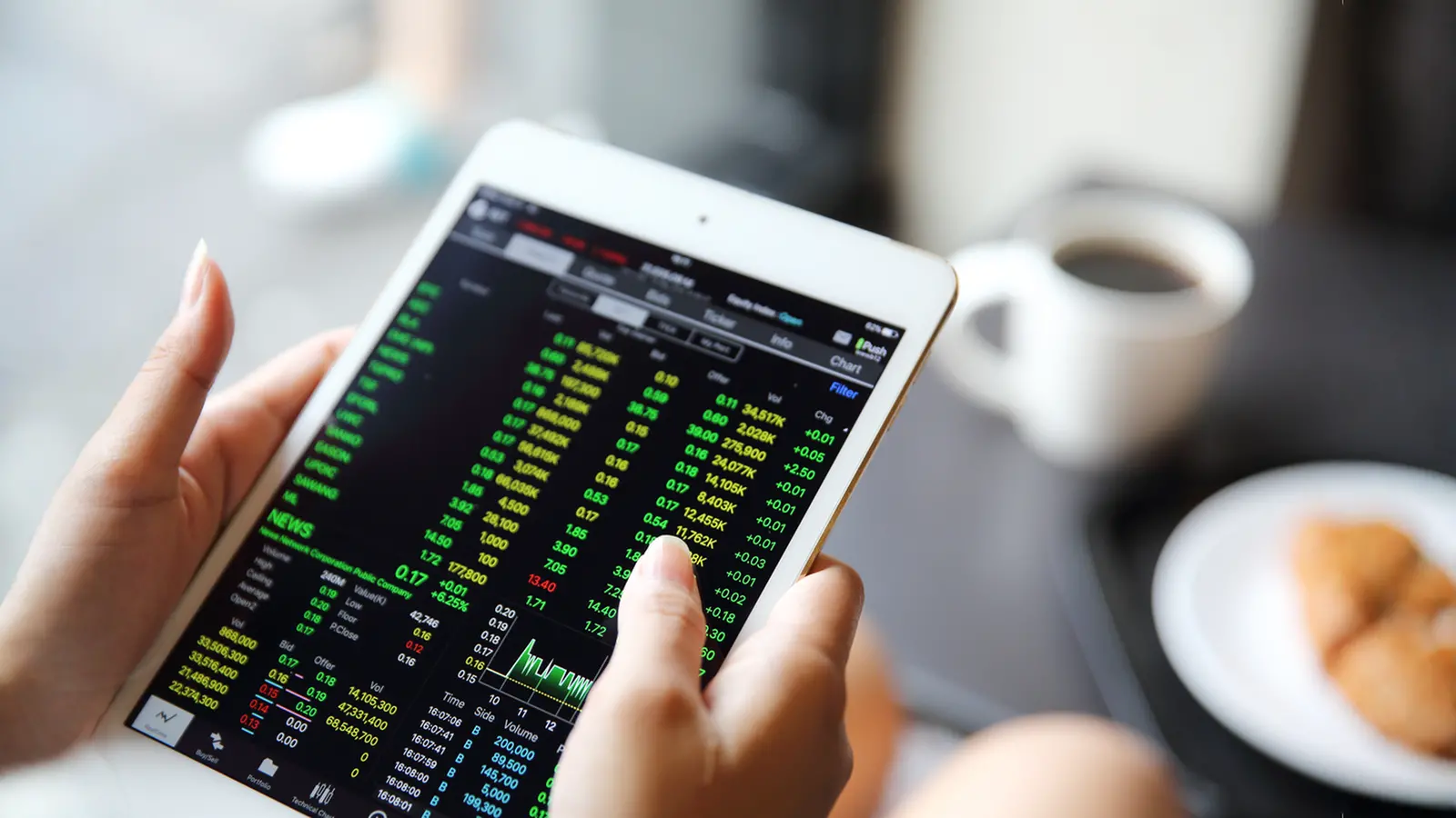 Sensex and Nifty Stage Early Rebound On Monday As IT Stocks Lead The Charge