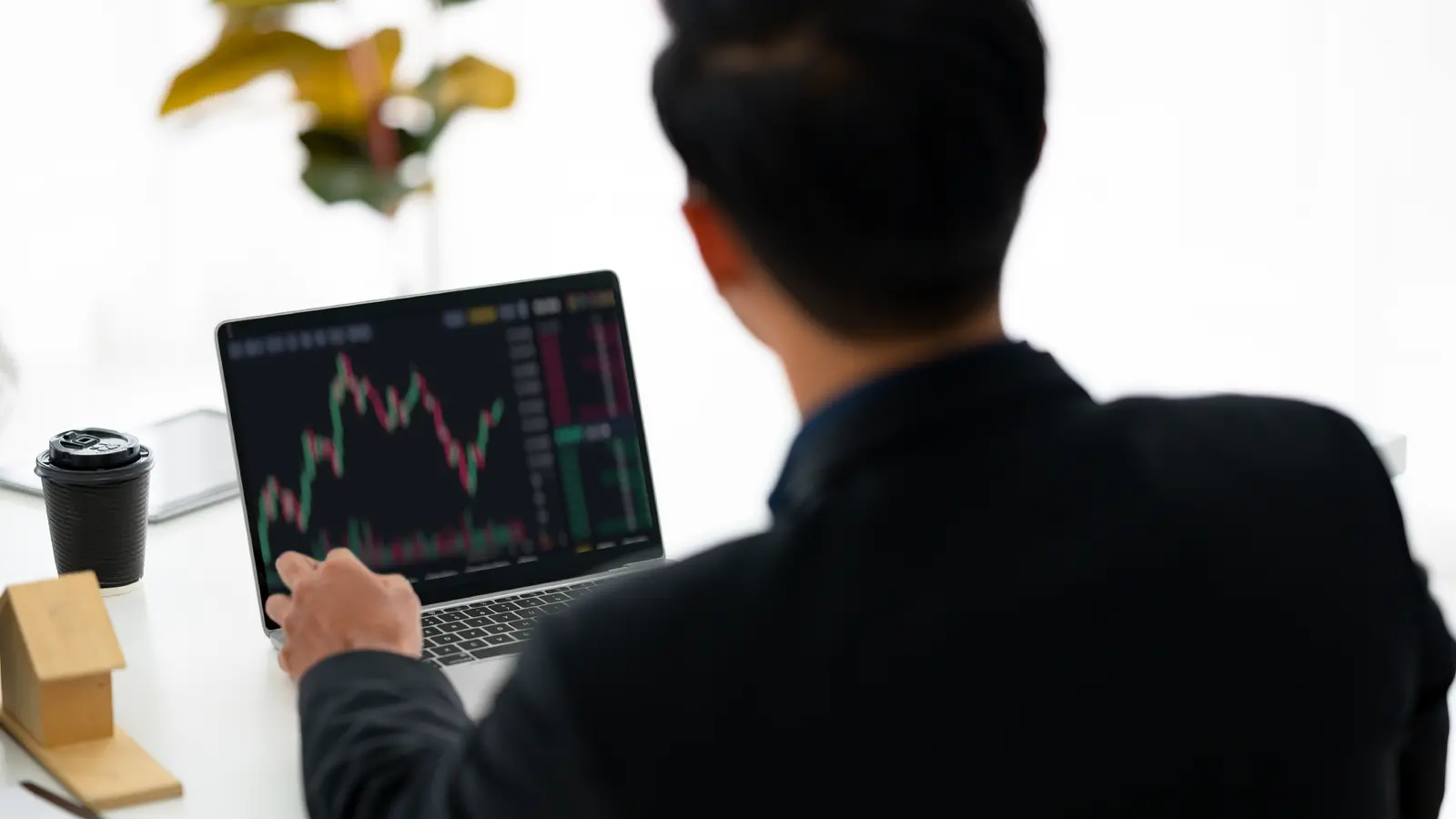 Updater‍‌‍‍‌‍‌‍‍‌ Services Shares Price Slide Over 13% After Q2FY26 Earnings Miss