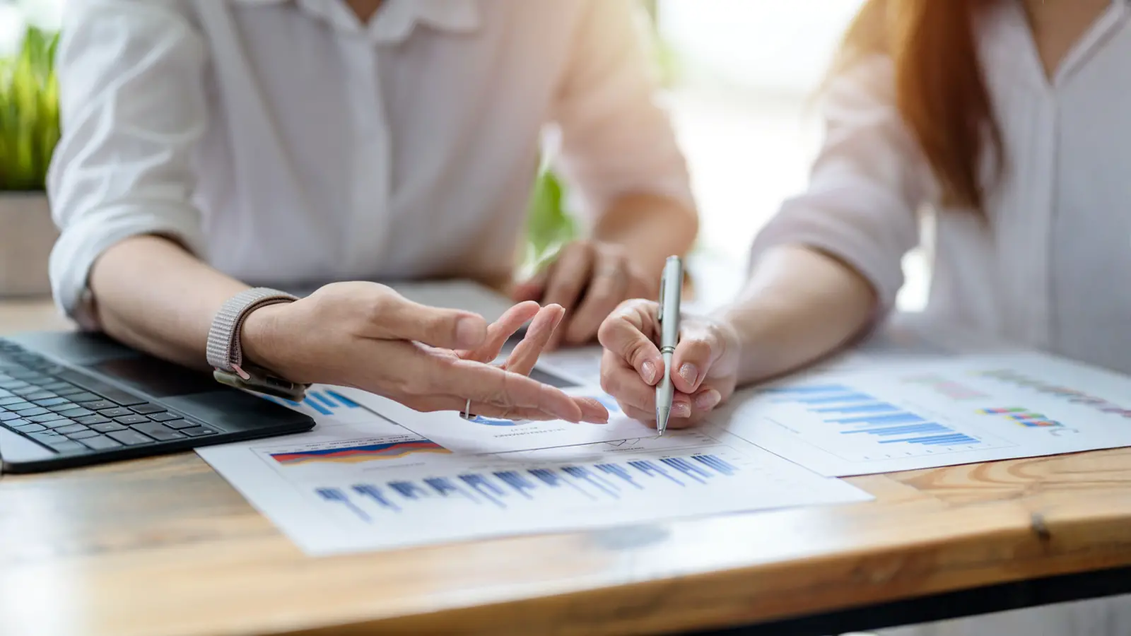 V-Mart Retail Q2FY26 Net Loss at ₹8.87 Cr; Stock Price Falls Over 4% on Weak Performance